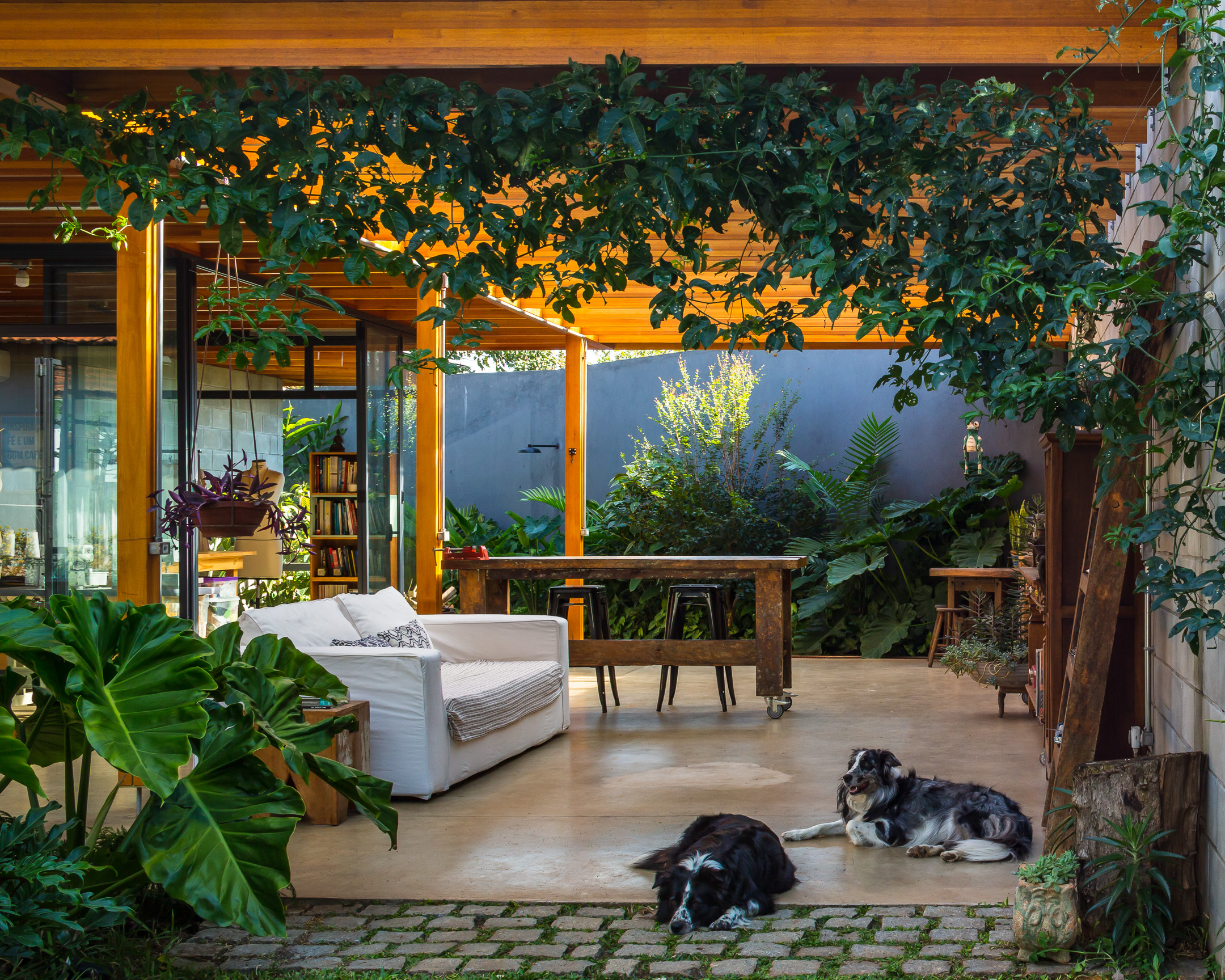 Featured image for “Curupaiti house in São Paulo, Brazil”