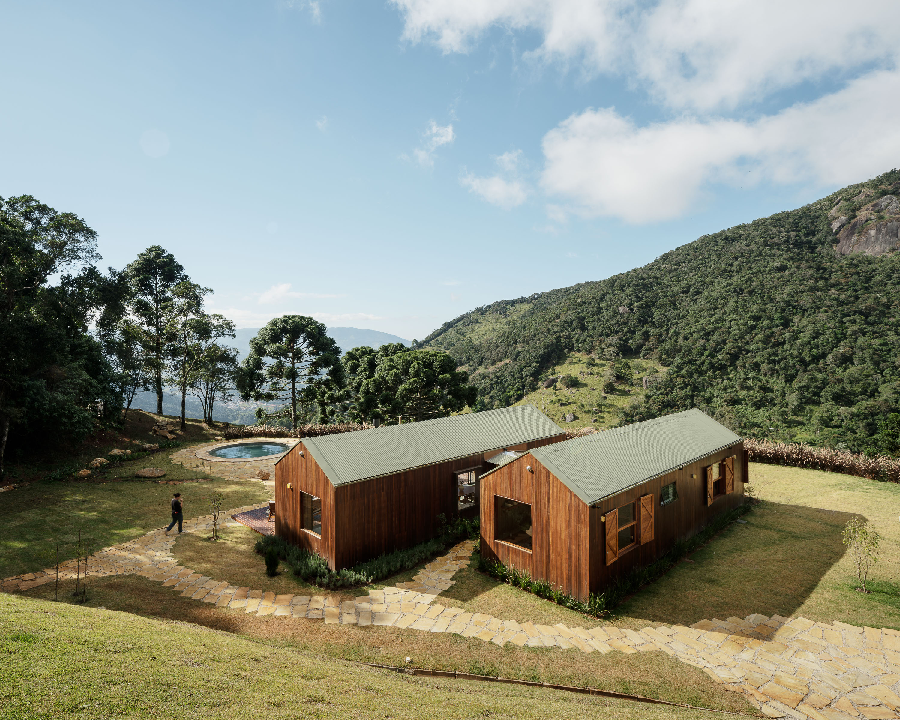 Featured image for “Vão House in Sapucaí Mirim, Brazil”